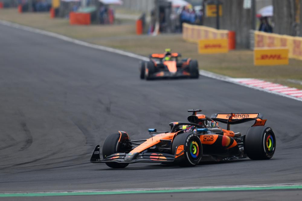 科林斯：我对保罗只有爱和尊重，但他不在这后确实安静了很多